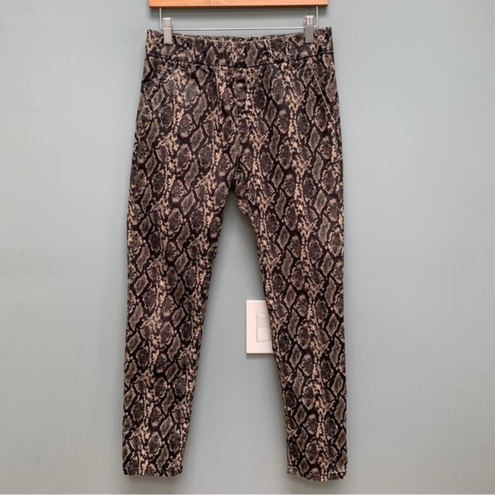 Bevy Flog Dafna Pants in Snake Print 27